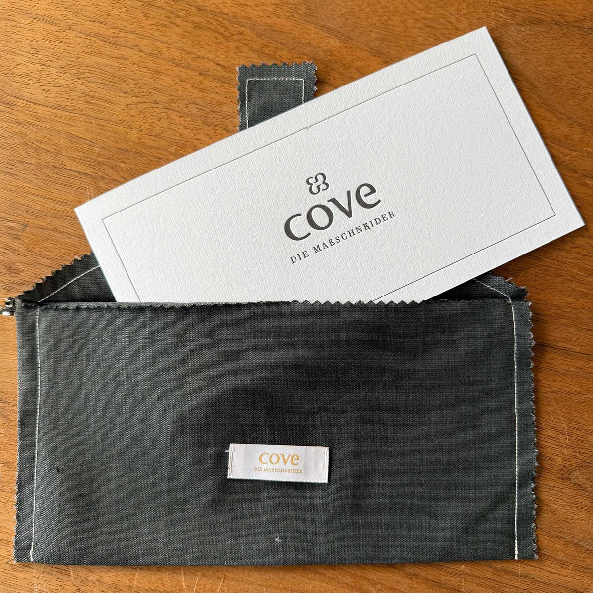 Wertgutschein für ein Maßhemd von cove + GRATIS Geschenkpaket von HEYDT